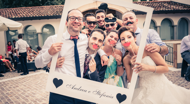 Photo Booth Matrimonio: cos'è, prezzi e soluzioni fai da te